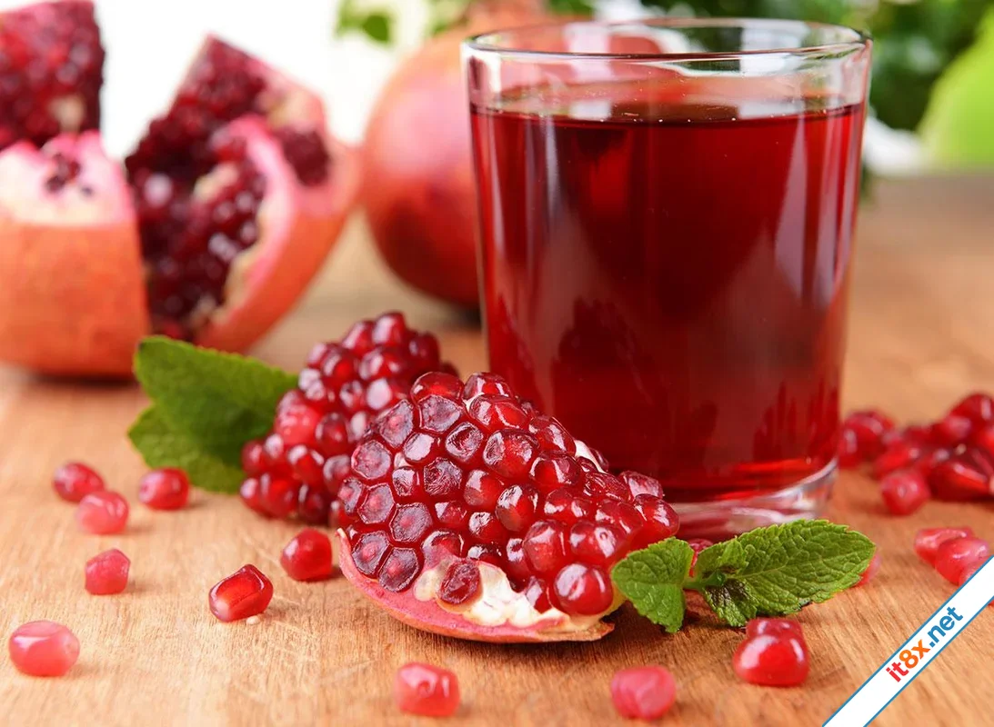 8 lý do nên uống nước ép lựu mỗi ngày