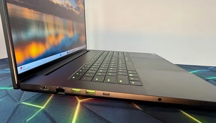 Chi tiết Razer Blade 18 Quái vật laptop gaming thống trị phân khúc cao cấp-4.webp