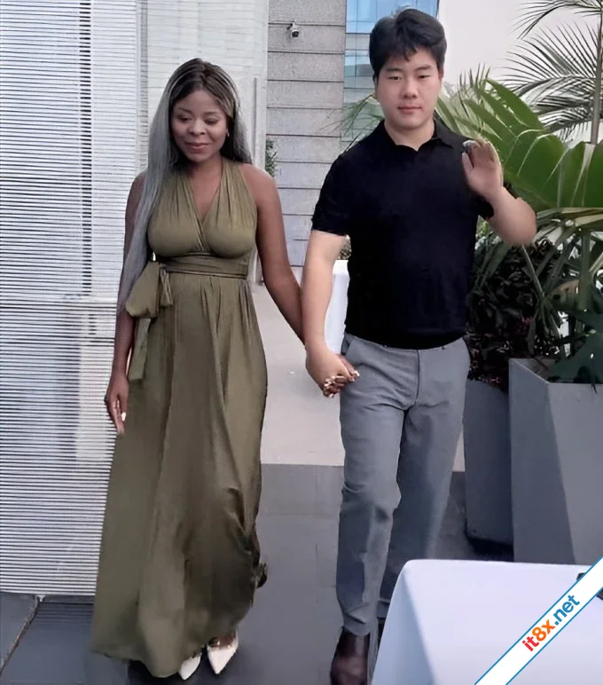 Cưới con gái tù trưởng châu Phi, chàng trai sống đời đại gia