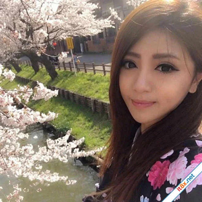 Đau lòng câu chuyện chồng cạo trọc đầu vì vợ ung thư