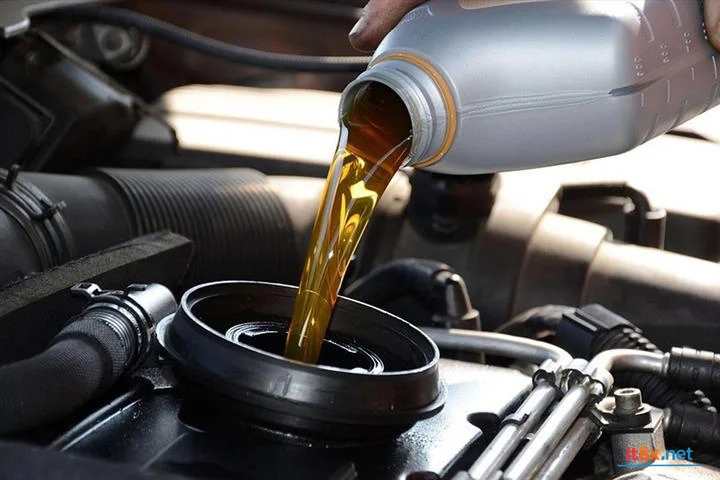 Thay dầu động cơ ô tô: 5 sai lầm phổ biến có thể "giết chết" cỗ máy của bạn