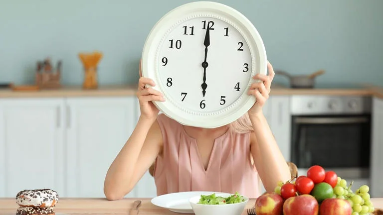 Thói quen buổi tối giúp phụ nữ trẻ lâu và chống lão hóa hiệu quả-1.webp