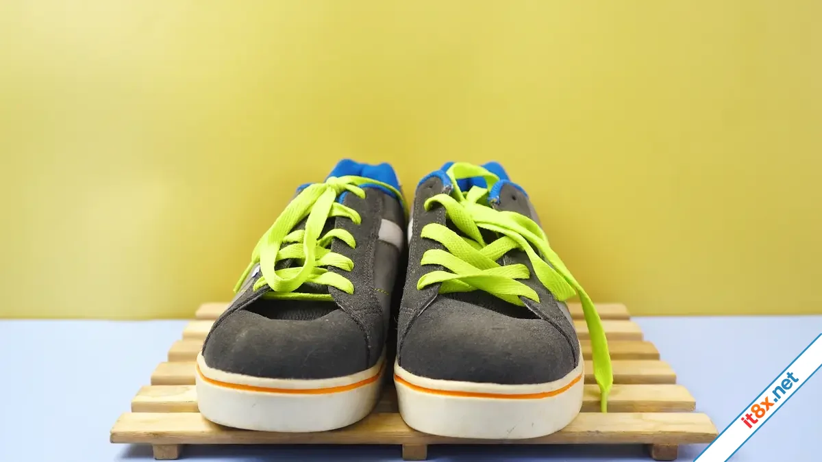 5 nguyên liệu quen thuộc xử lý mùi hôi giày