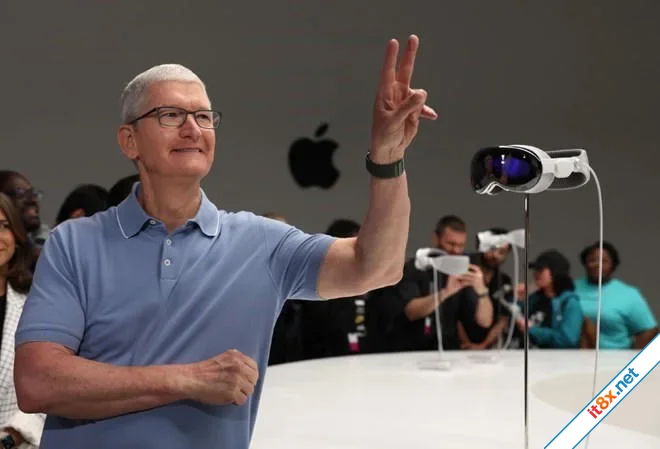 YouTube chính thức có mặt trên Apple Vision Pro: Cú hích cho thực tế ảo