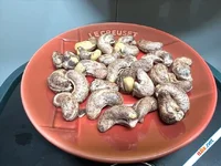 Lý do nên ăn hạt điều cả vỏ